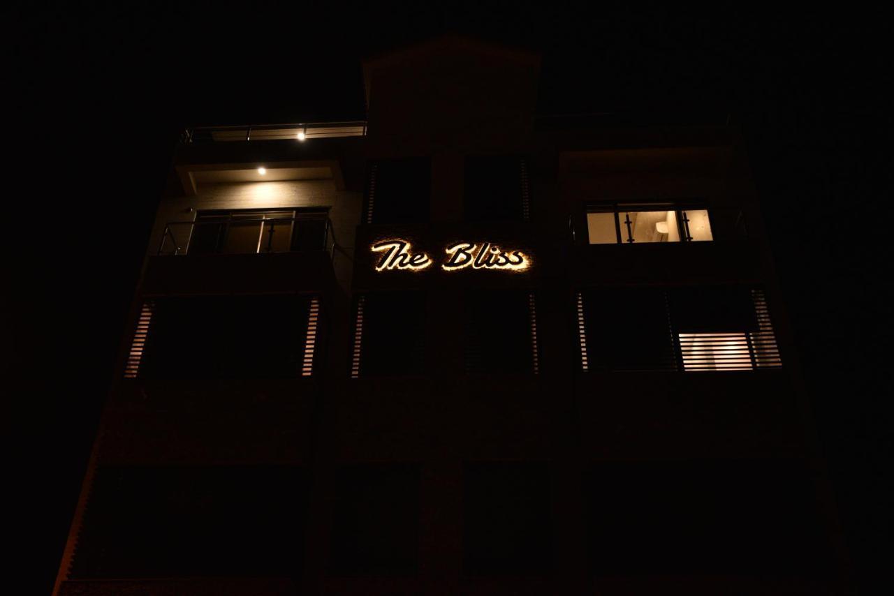 The Bliss Aparthotel Равалпинди Екстериор снимка