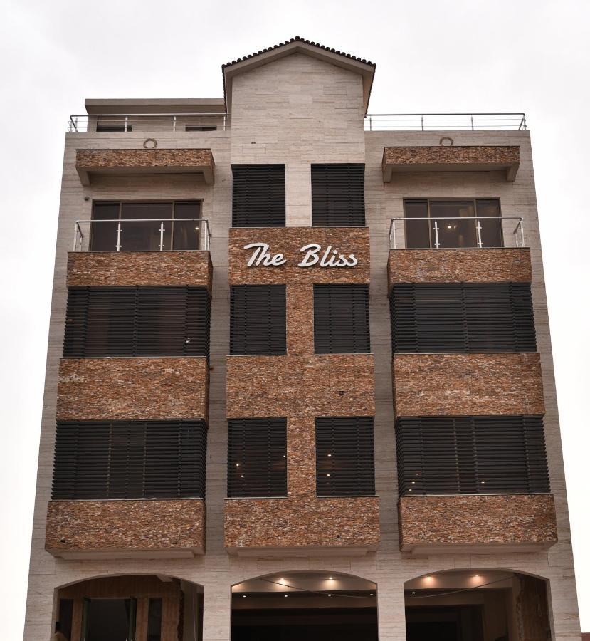 The Bliss Aparthotel Равалпинди Екстериор снимка