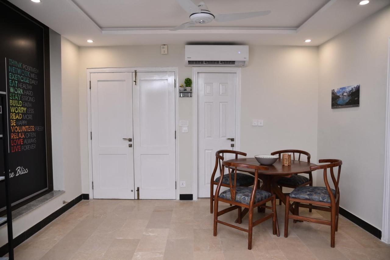The Bliss Aparthotel Равалпинди Екстериор снимка